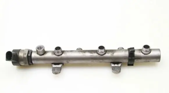Audi A8 S8 D3 4E Fuel main line pipe 059130090AG