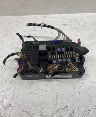 Jaguar XF X250 Fuse module 9X2314C256AB