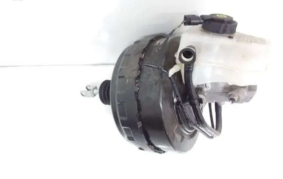 BMW 1 E81 E87 Brake booster 6775929 25220588203641