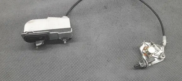 Mazda 5 Fuel tank cap lock motor 