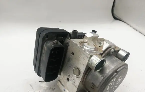 Mitsubishi L200 ABS Pump 4670A231 13511021060