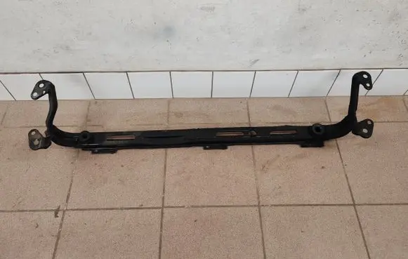 Volvo V50 Bottom radiator support slam panel 