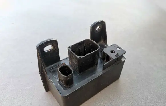 Mercedes-Benz CLK A209 C209 Glow plug pre-heat relay 0285454032