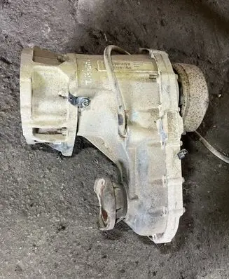 Dodge Nitro Gearbox transfer box case P52853452AB 52853452AB P52853452A
