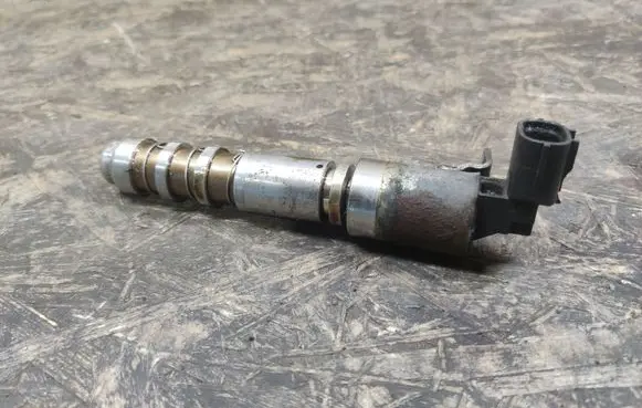 Cadillac SRX Camshaft vanos timing valve 12615613