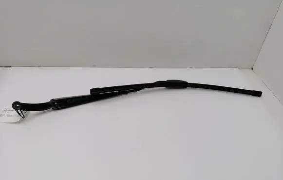 Volvo S60 Front wiper blade arm 8624266 8624243