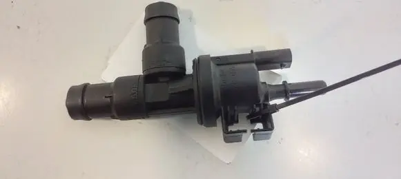 BMW 1 F20 F21 Vacuum valve 7643106