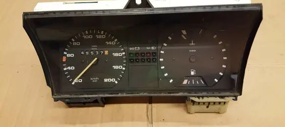 Volkswagen Golf II Speedometer (instrument cluster)