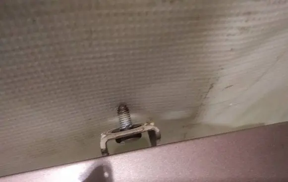 Tailgate/trunk/boot hinge