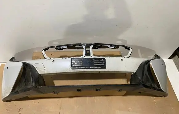 BMW i8 Front bumper 737062511