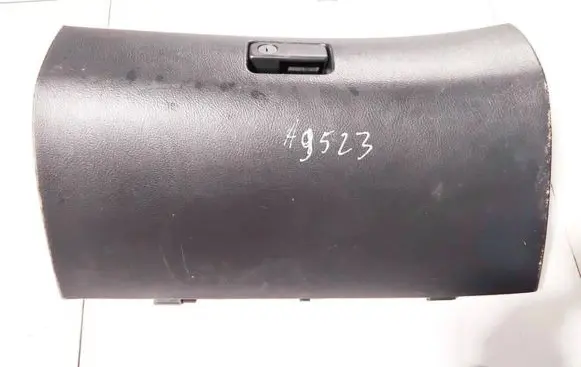 Toyota Avensis T250 Glove box 5555005070 33126m