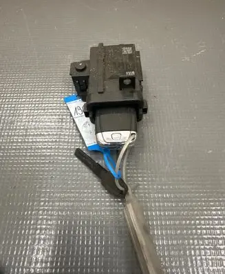 Audi A5 8T 8F Ignition lock 8K0909131 3330410200 10416221510502