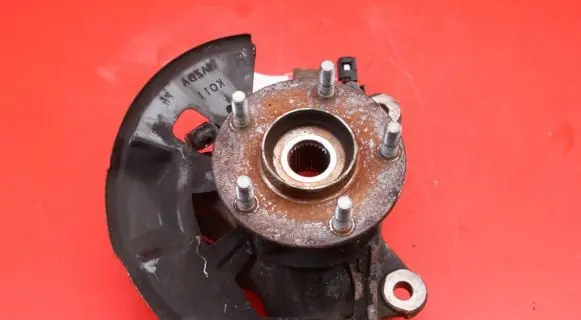 Mazda 3 II Front wheel hub spindle knuckle