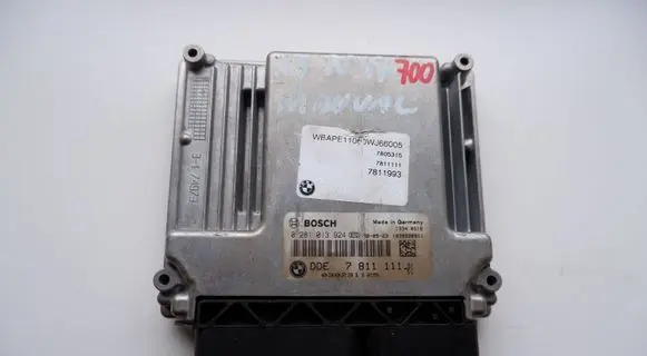 BMW X3 E83 Engine control unit/module ECU 7811111 0281013924 030231125