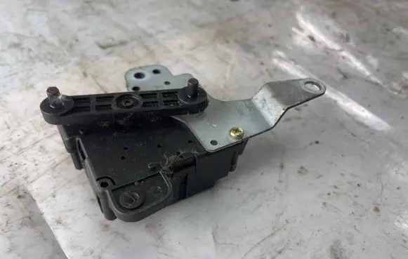 Hyundai Matrix Air flap motor/actuator F00s4c2132