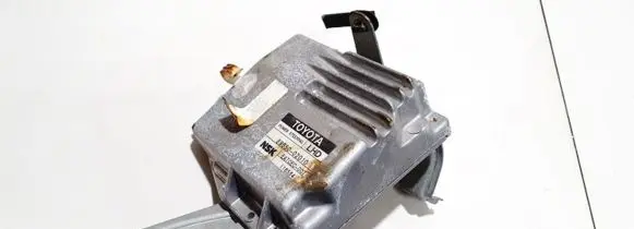 Toyota Corolla E120 E130 Power steering control unit/module 8965002010