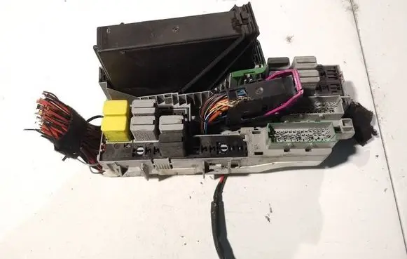 Opel Tigra B Fuse box set