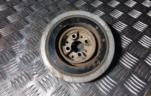 Volkswagen Golf III Crankshaft pulley