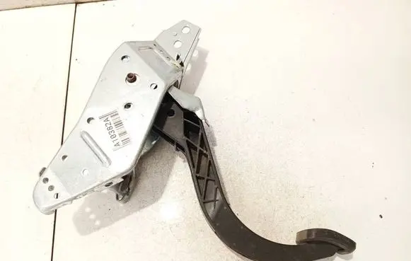 Opel Astra H Clutch pedal sensor 28870 9010883