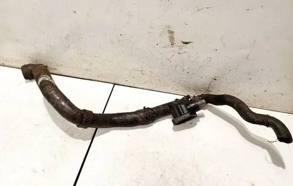 Volkswagen PASSAT B6 Engine coolant pipe/hose 03G121132B