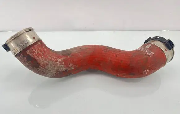 Mercedes-Benz E W212 Intercooler hose/pipe 2125280882