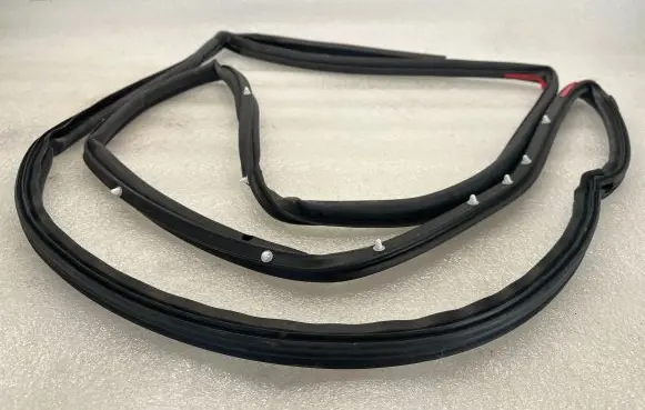 Ford Fiesta Rubber seal front door (on door) 1580717