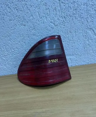 Mercedes-Benz E W210 Rear/tail lights A2108204764 D7322
