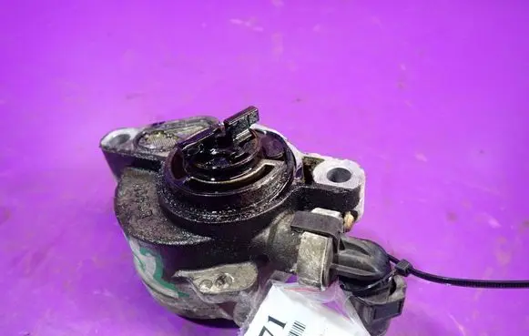 Peugeot Partner Vacuum pump 