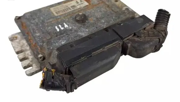 Nissan Note (E11) Engine control unit/module MEC37510