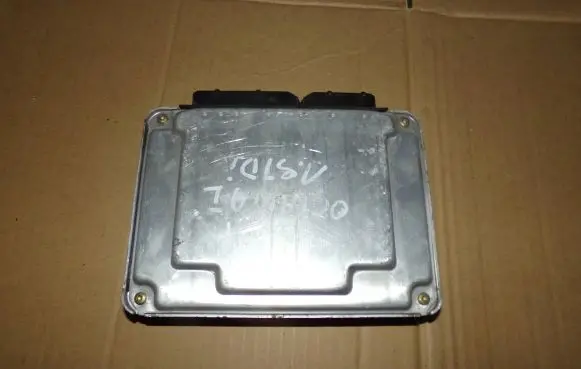 Skoda Octavia Mk1 (1U) Engine control unit/module 0281010127