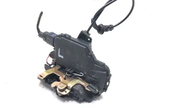Volkswagen Polo IV 9N3 Front door lock 3B1837015AM