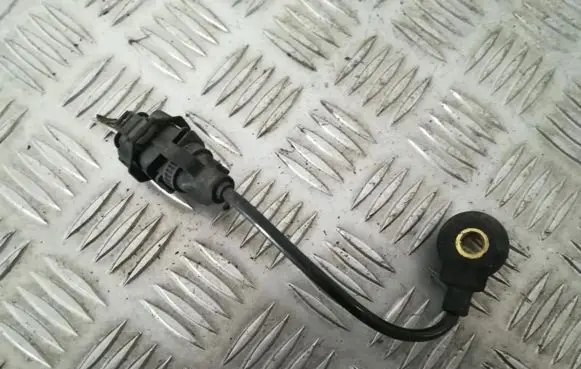 Toyota Corolla E120 E130 Detonation knock sensor 8961502010 89615-02010