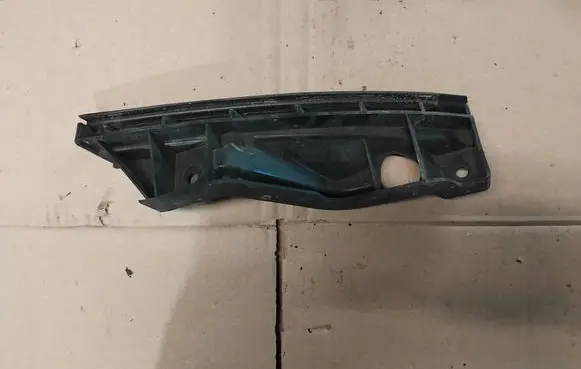 Volkswagen Touran I Front bumper mounting bracket 1T0807889A