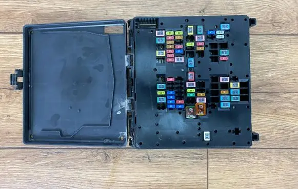 Ford Maverick Fuse box set NZ6T-14D068-MBC