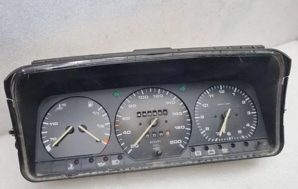 Volkswagen Transporter - Caravelle T4 Speedometer (instrument cluster) 81117657