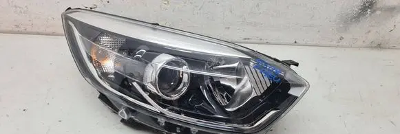 Renault Captur Headlight/headlamp 260102734R S110357121118 030128121200