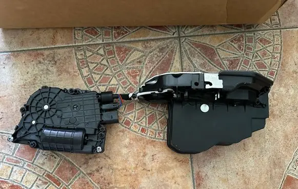 BMW X5 E70 Front door lock 51217315022