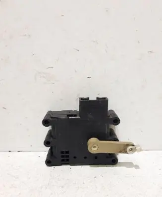 Mazda 3 I Air flap motor/actuator 6X241