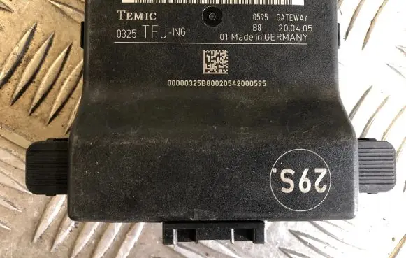Volkswagen Golf V Gateway control module 1K0907530E 0325 1K0907951