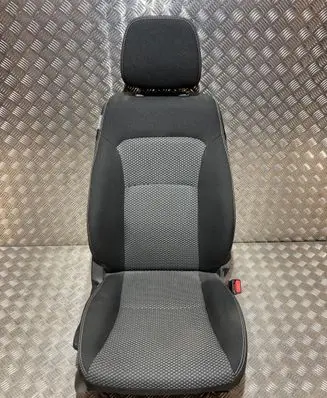Suzuki Vitara (LY) Front passenger seat PK20569