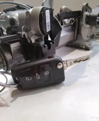 Skoda Octavia Mk3 (5E) Ignition lock 5Q0905865 1K0905851
