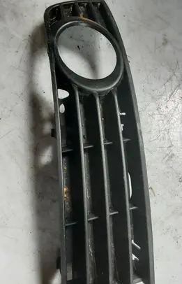 Audi A4 S4 B6 8E 8H Front bumper lower grill 8E0807682A