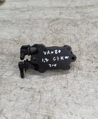 Mercedes-Benz Vaneo W414 Fuel injection high pressure pump A6110900350 0440020027