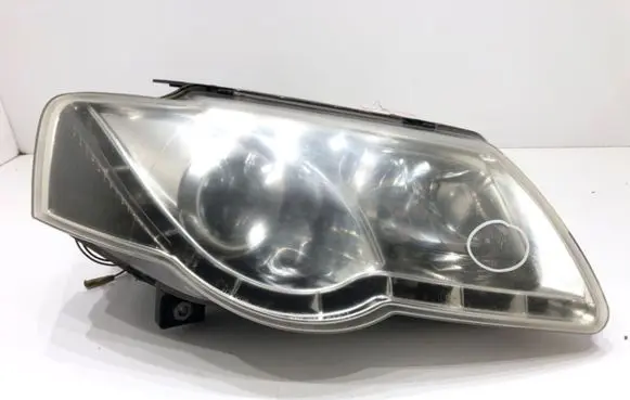 Volkswagen PASSAT B6 Headlight/headlamp