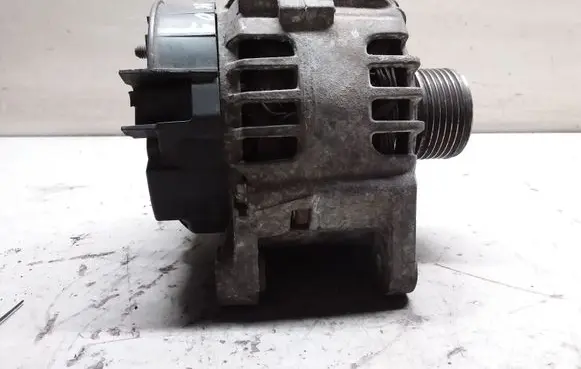 Renault Kangoo I Generator/alternator 8200537415