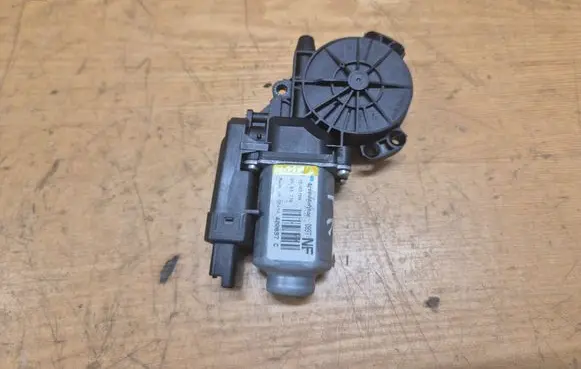 Hyundai Sonata Front door window regulator motor 401360A4 440762C 400897C