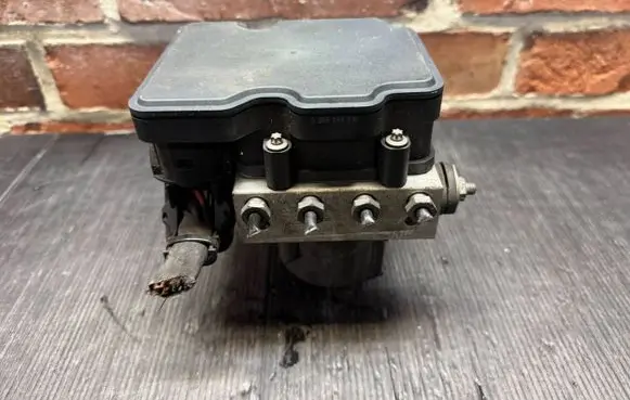 Mercedes-Benz Sprinter W906 ABS Pump A9069005702 269800 ZGS001