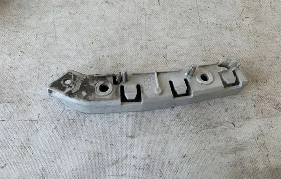 Ford C-MAX I Front bumper mounting bracket 3M5117D958A