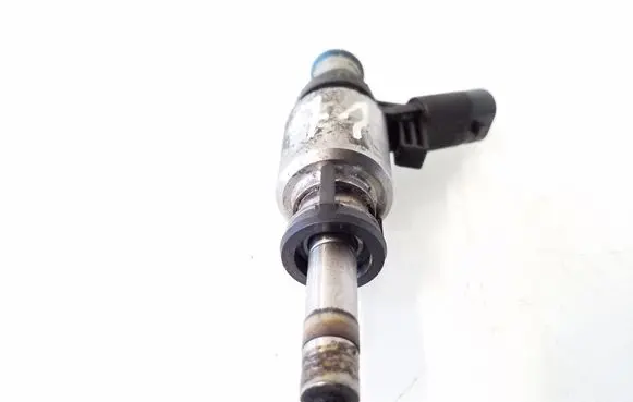Audi A4 S4 B8 8K Fuel injector 06H906036G