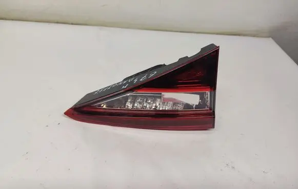 Tailgate rear/tail lights